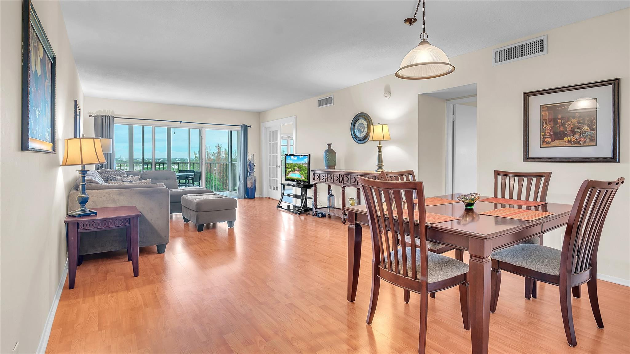 3150 N Palm Aire Drive # 909 — Photo 2