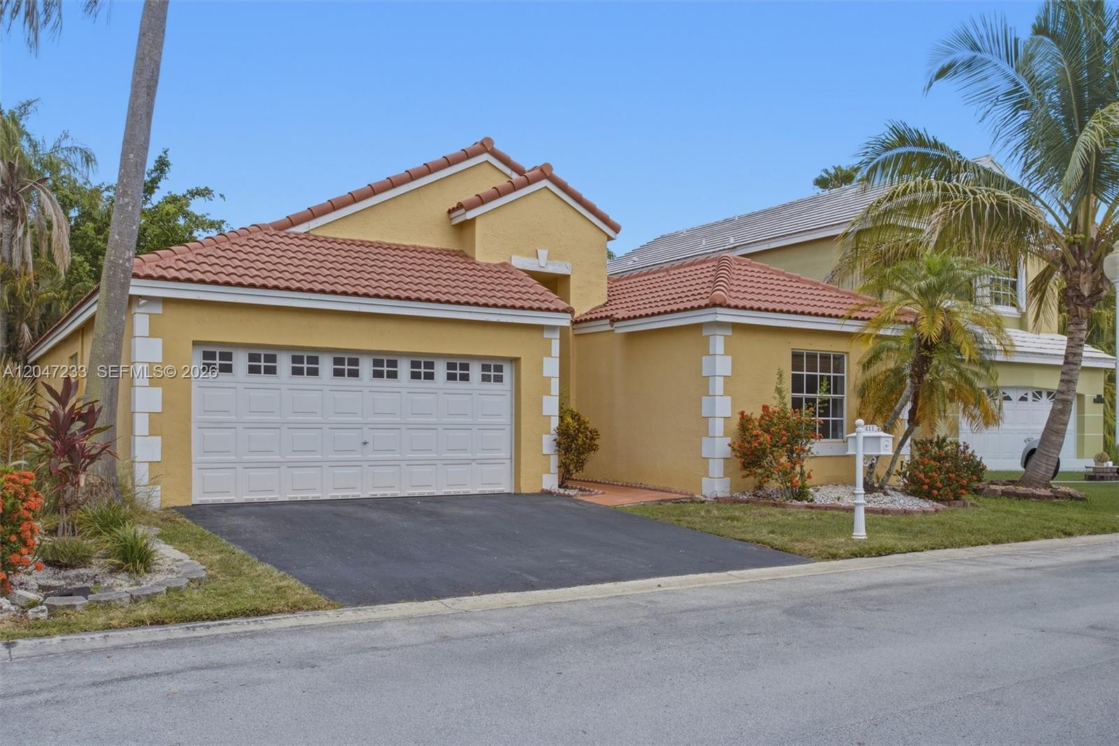 411 Bermuda Springs Dr, Weston FL 33326