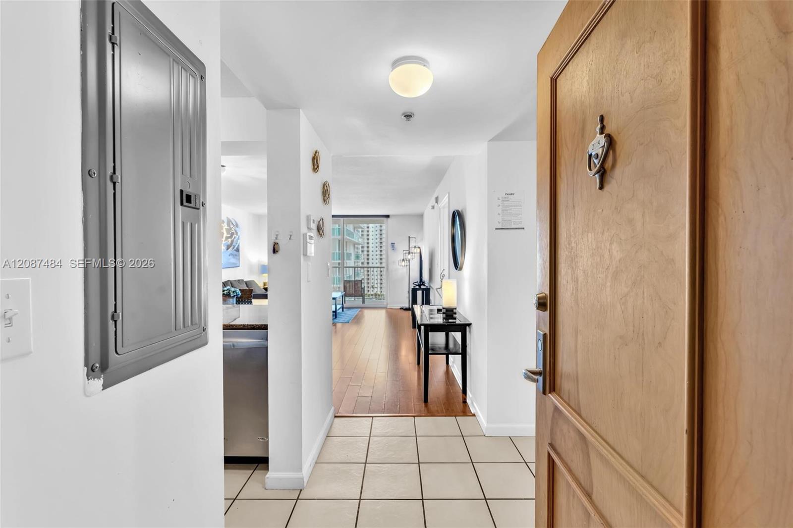1200 Brickell Bay Dr # 2119 — Photo 3