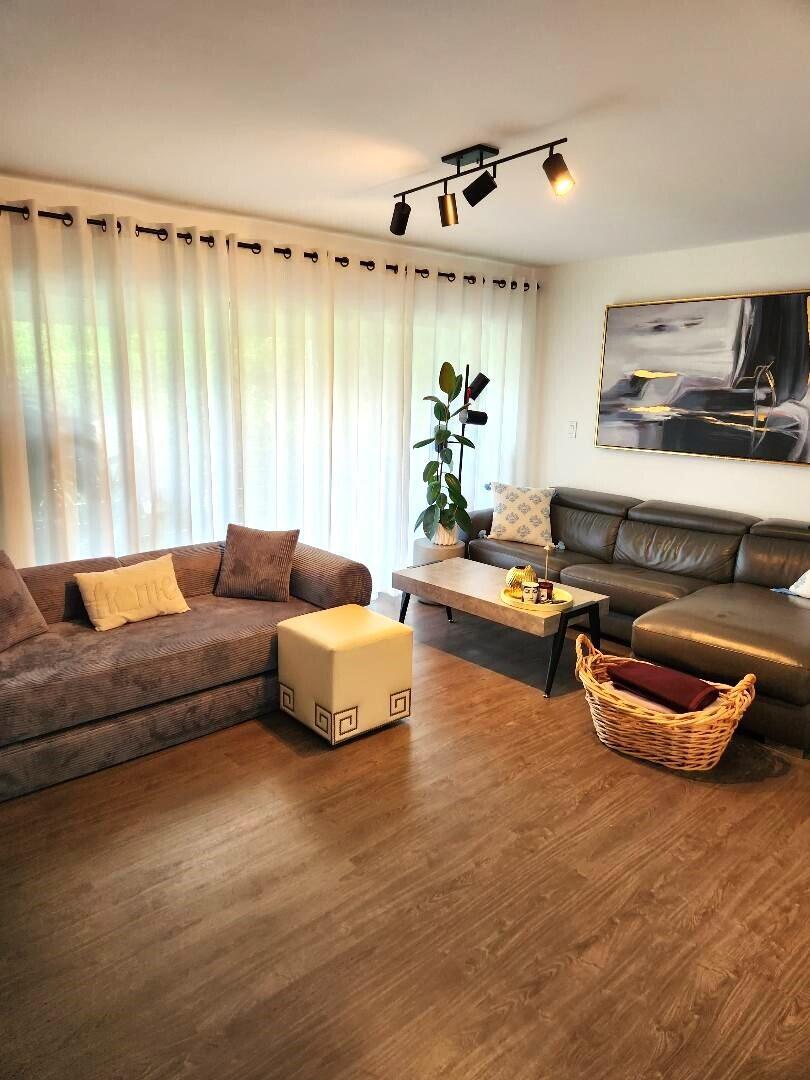 Living2