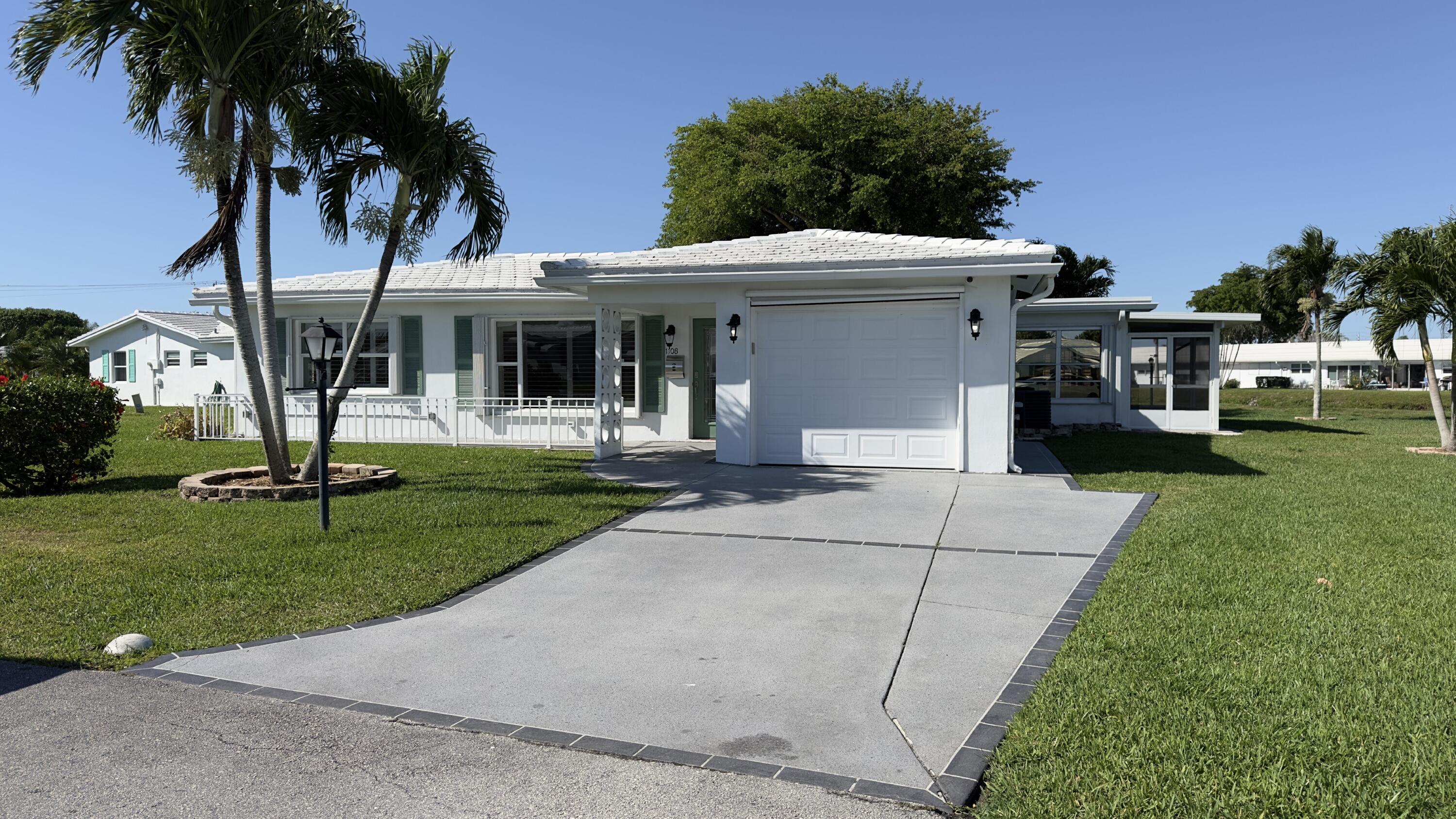 1108 W OCEAN Avenue — Photo 4
