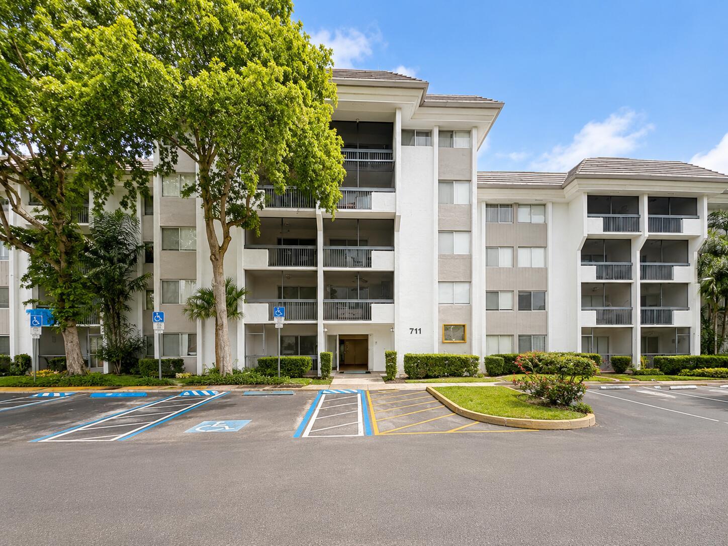 711 N Pine Island Road # 204, Plantation FL 33324