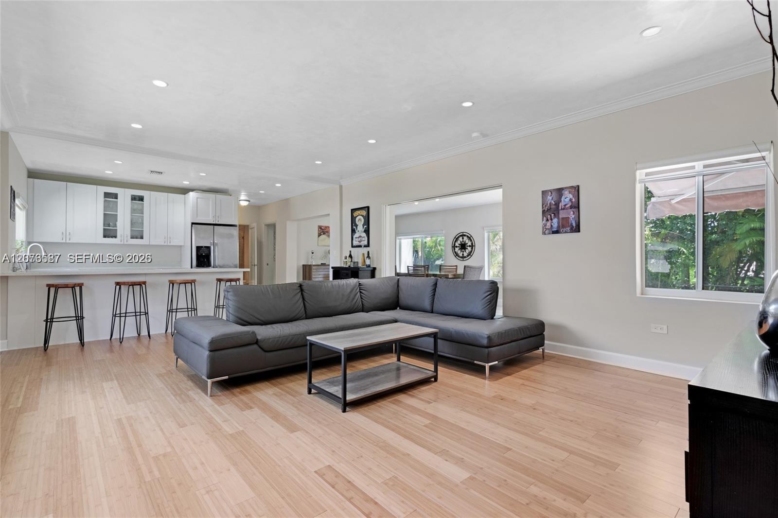 535 SW 39th Ave — Photo 2
