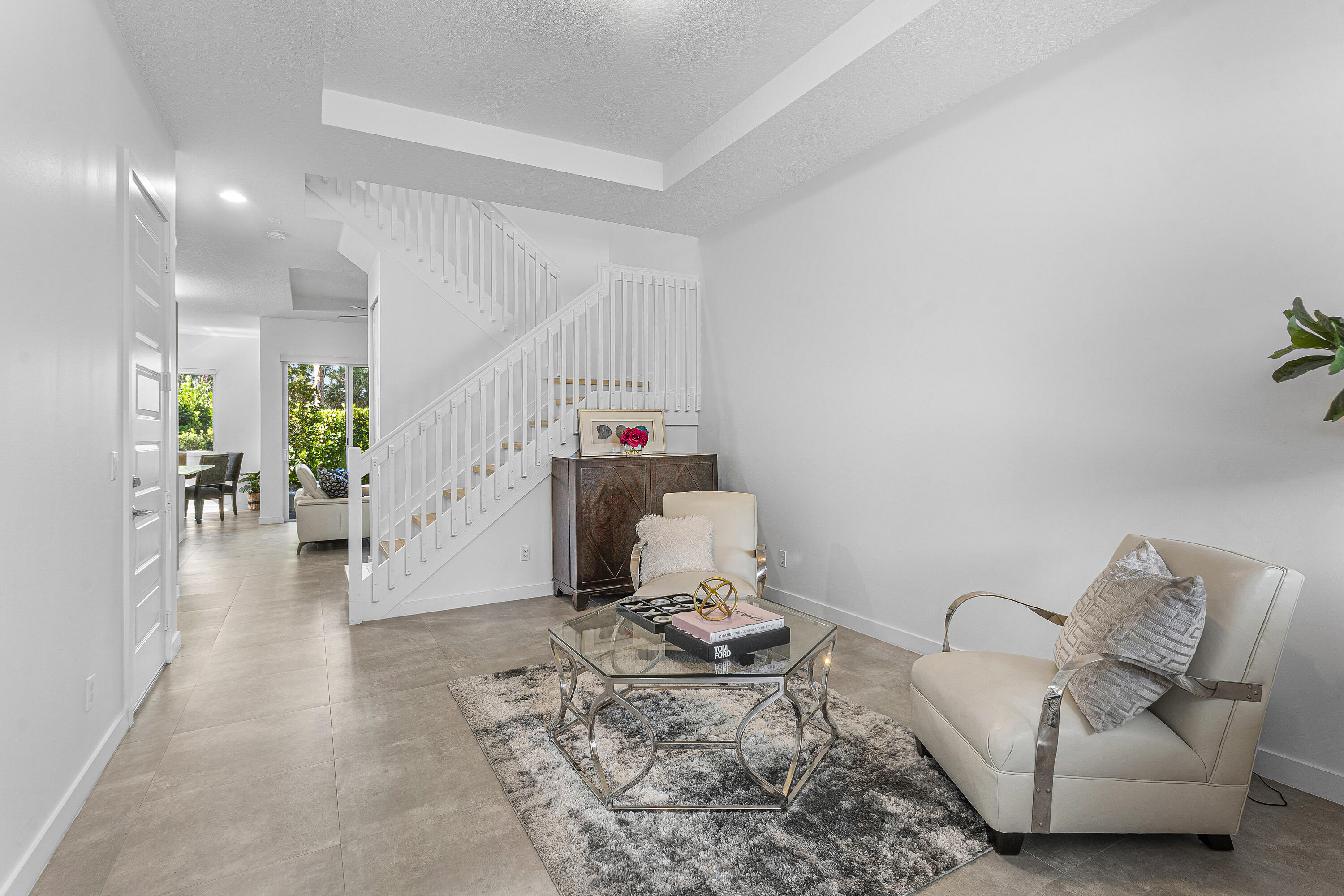 610 Pioneer Way — Photo 5