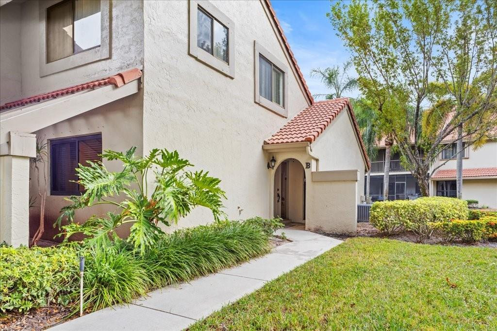 5670 Coach House Circle # B — Photo 2