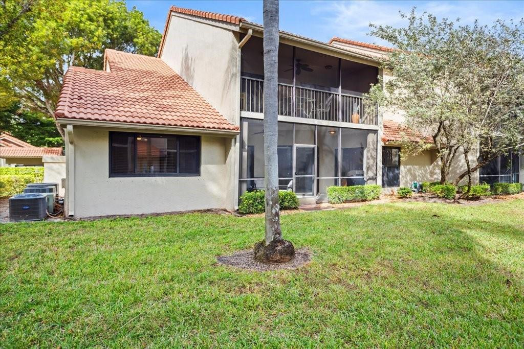 5670 Coach House Circle # B — Photo 3