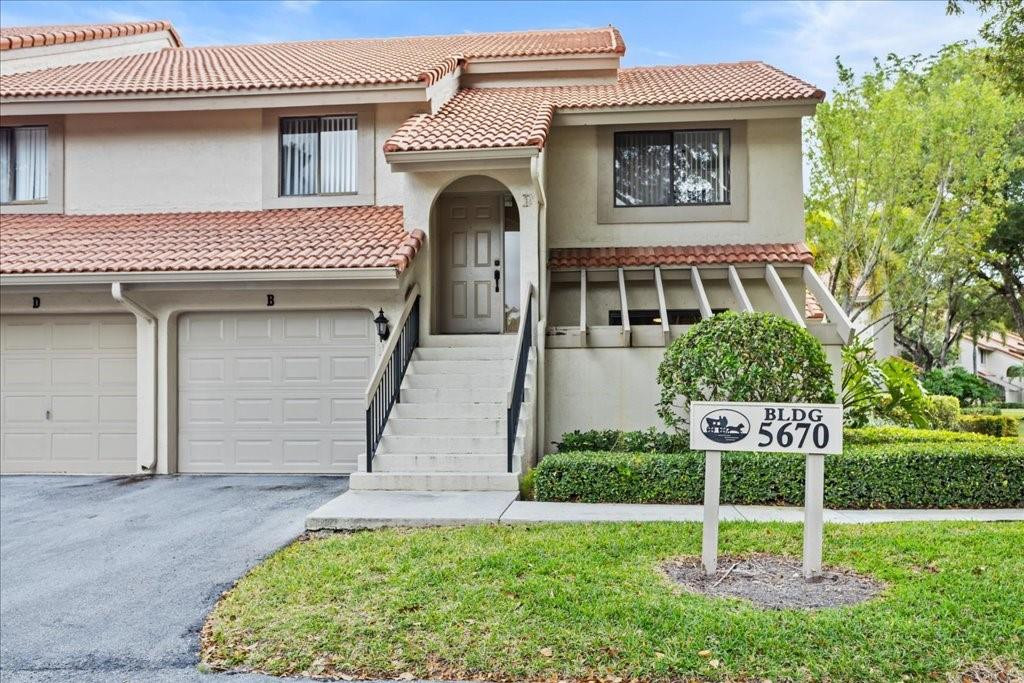 5670 Coach House Circle # B, Boca Raton FL 33486