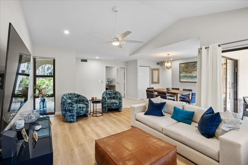 5670 Coach House Circle # B — Photo 5