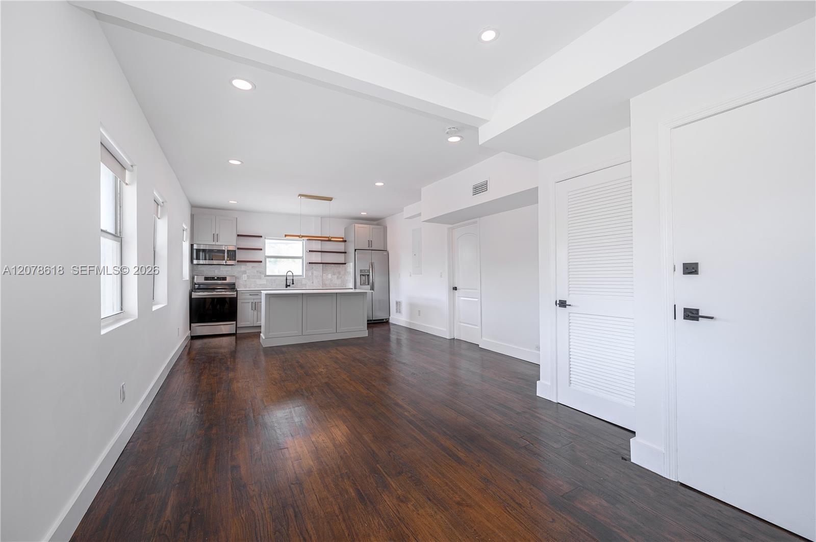 557 Meridian Ave # B — Photo 5