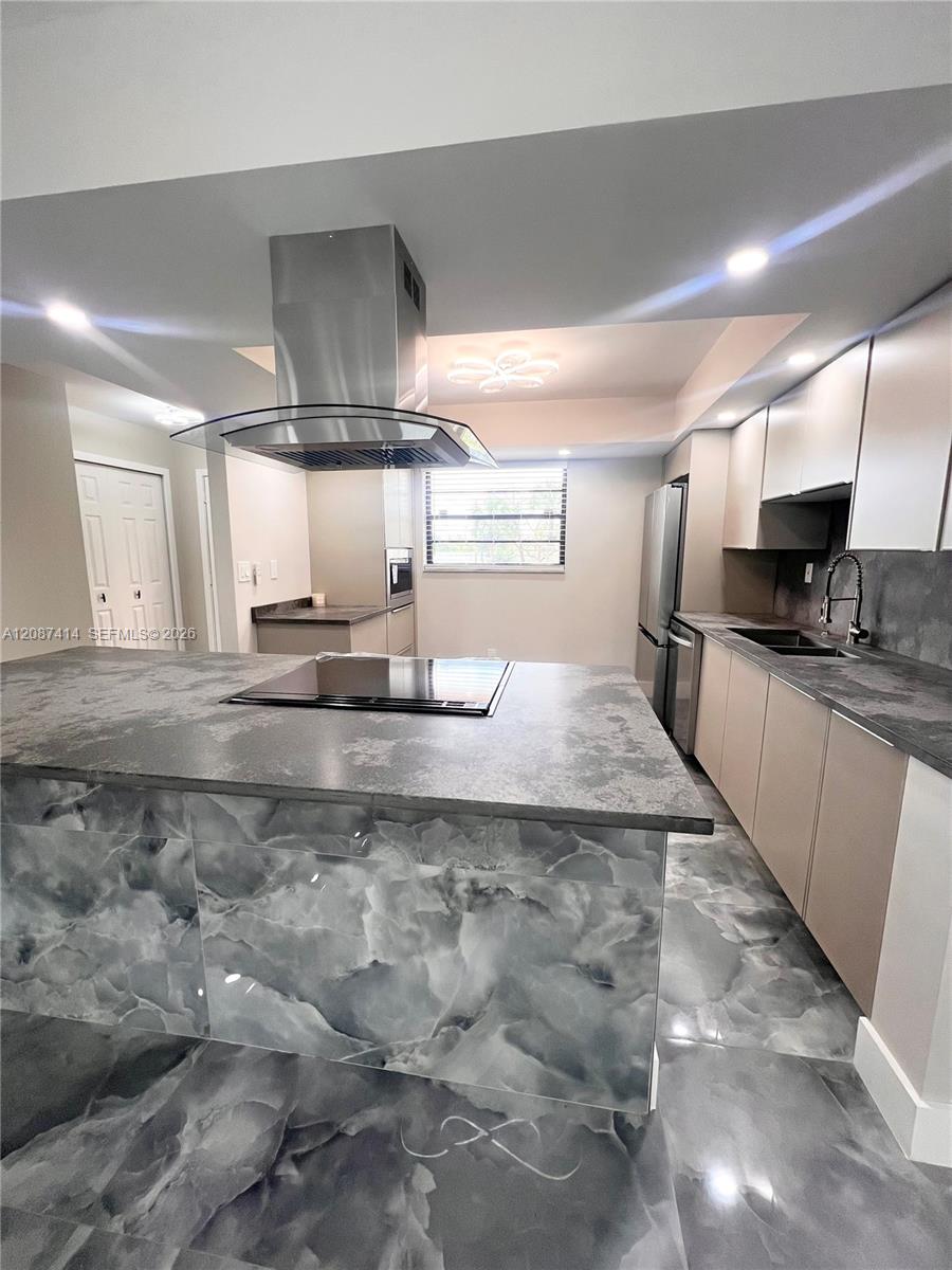 4930 E Sabal Palm Blvd # 206 — Photo 3