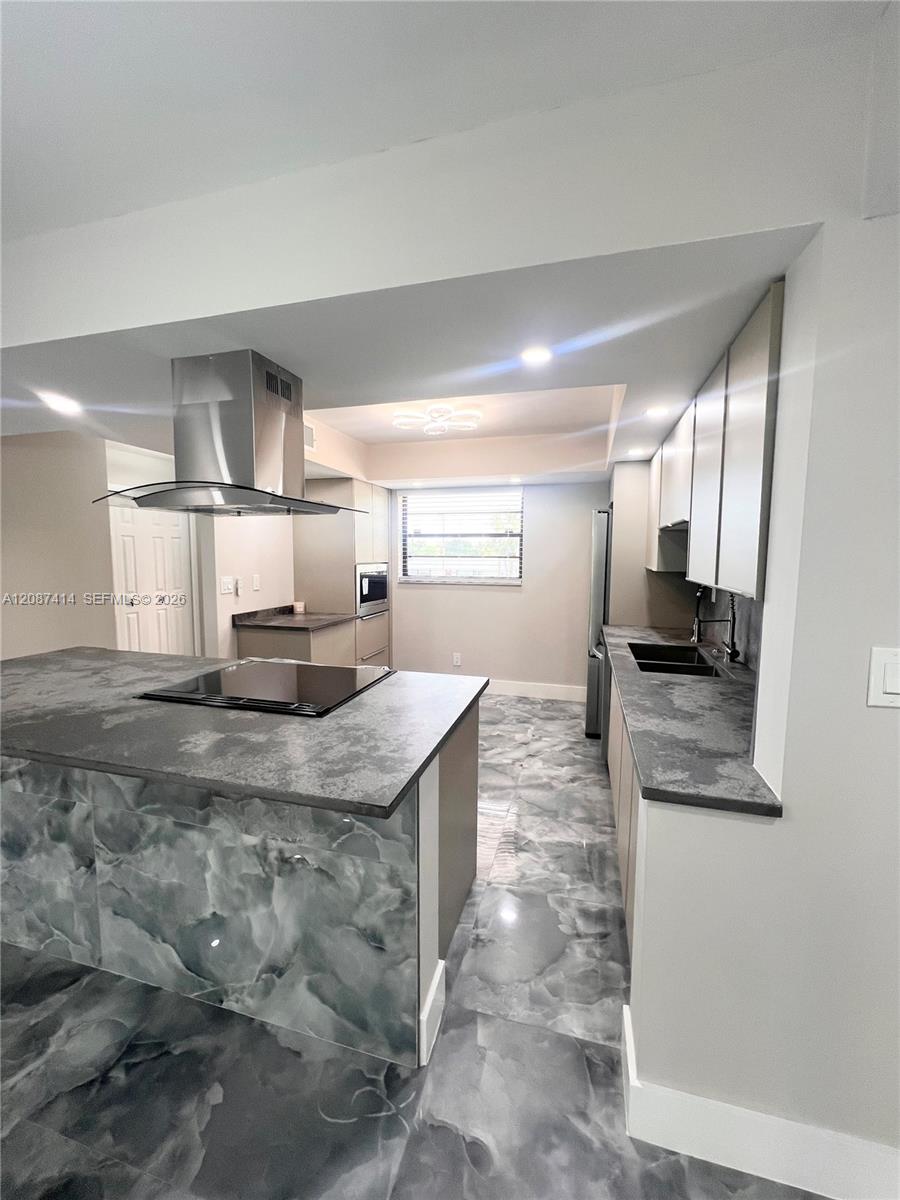 4930 E Sabal Palm Blvd # 206 — Photo 4