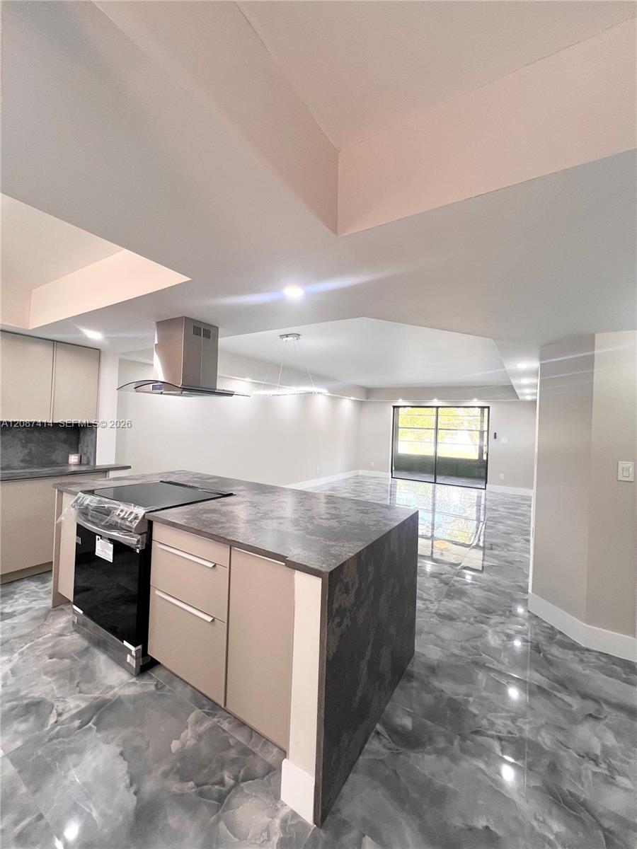 4930 E Sabal Palm Blvd # 206 — Photo 5