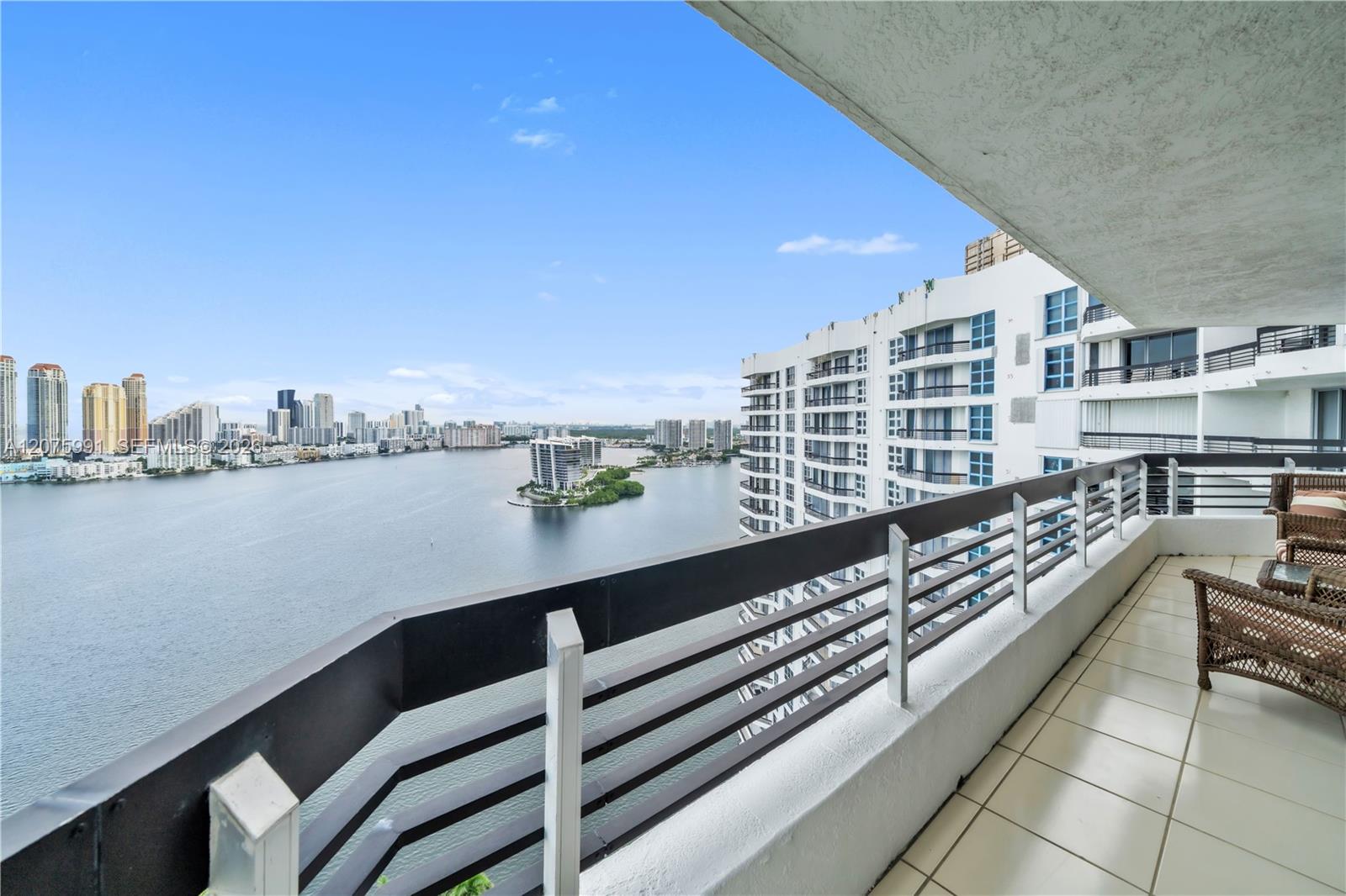 3530 Mystic Pointe Dr # 3210 — Photo 4