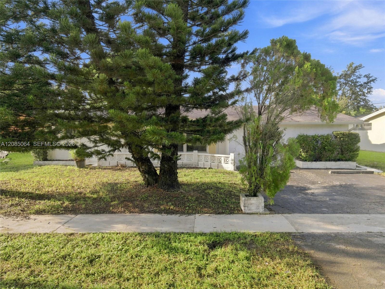 7470 NW 21st Ct, Sunrise FL 33313