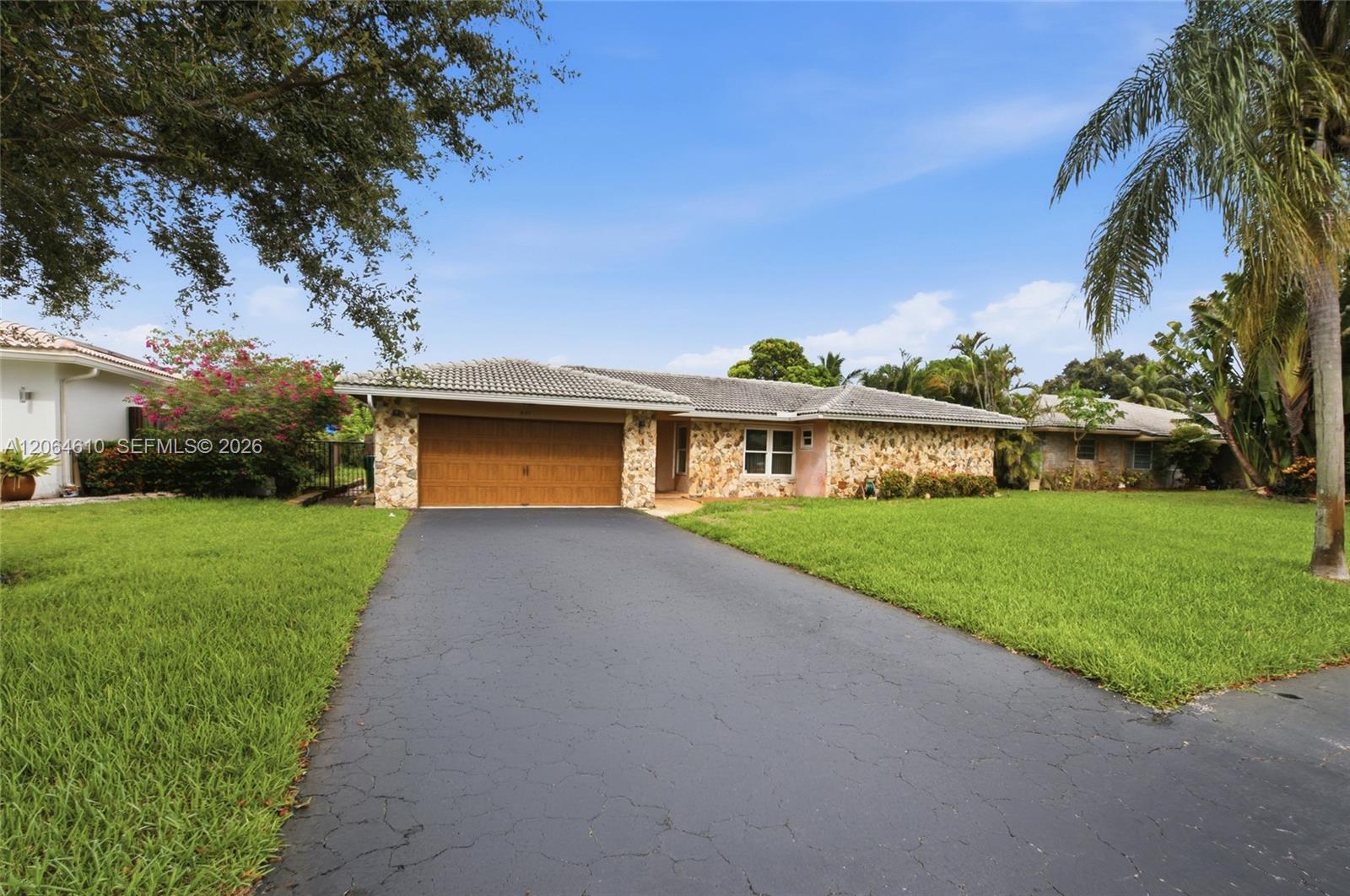 821 Ramblewood Dr, Coral Springs FL 33071