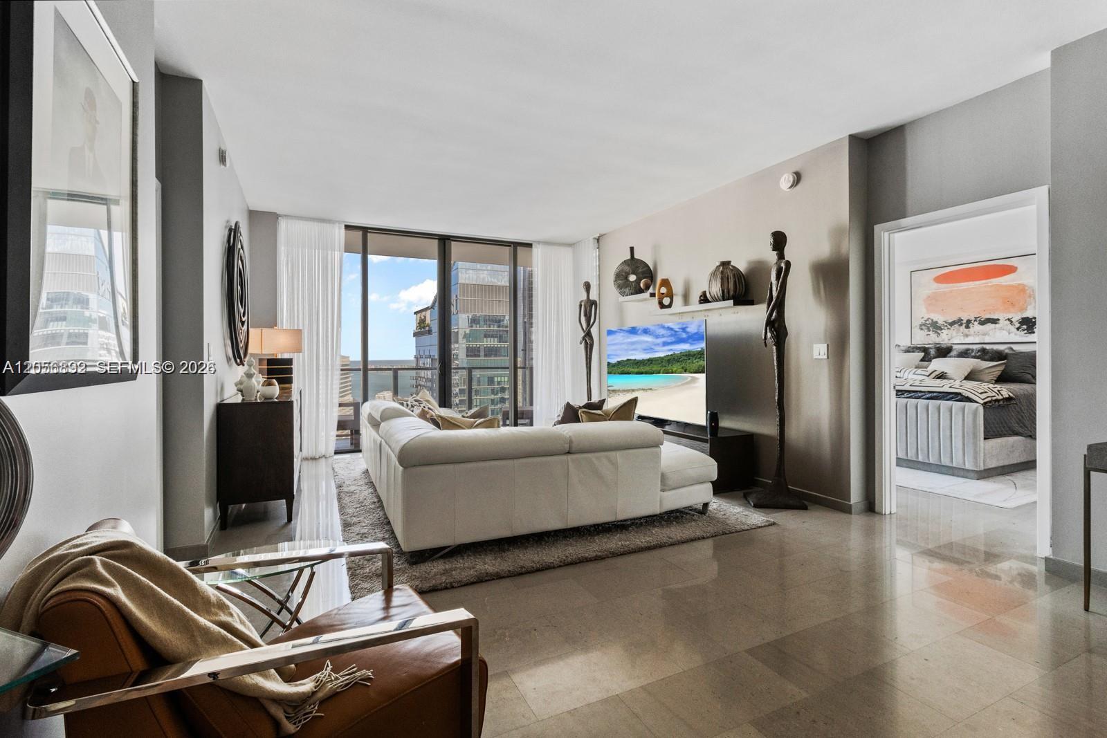 88 SW 7th St # 3909 View 1