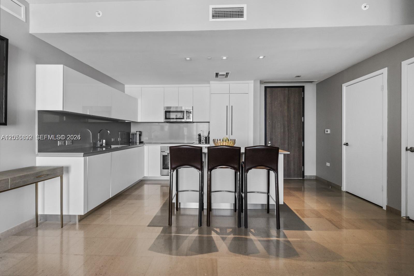 88 SW 7th St # 3909 View 10