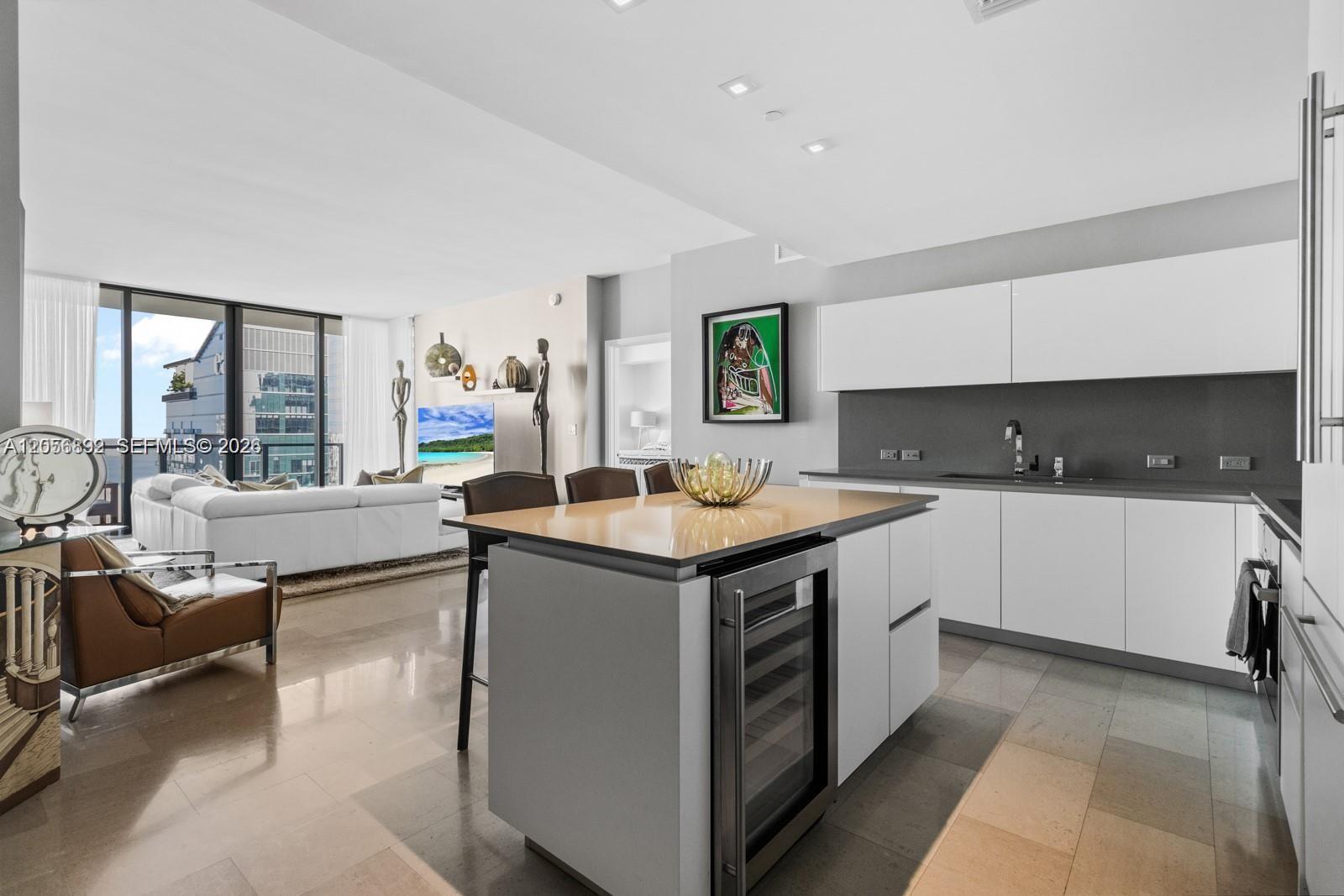 88 SW 7th St # 3909 View 11