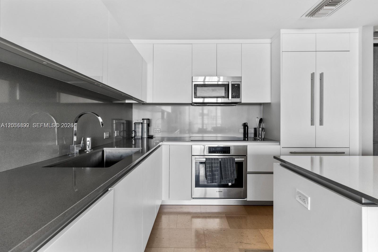 88 SW 7th St # 3909 View 13