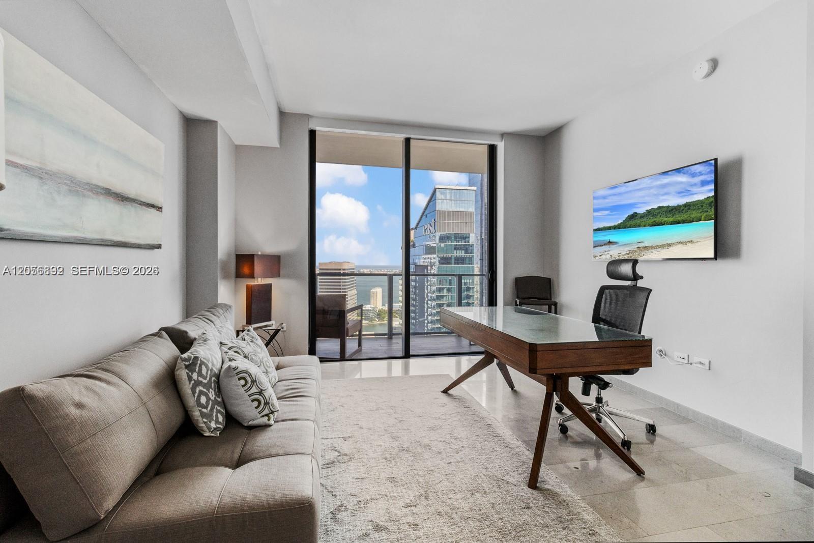 88 SW 7th St # 3909 View 2