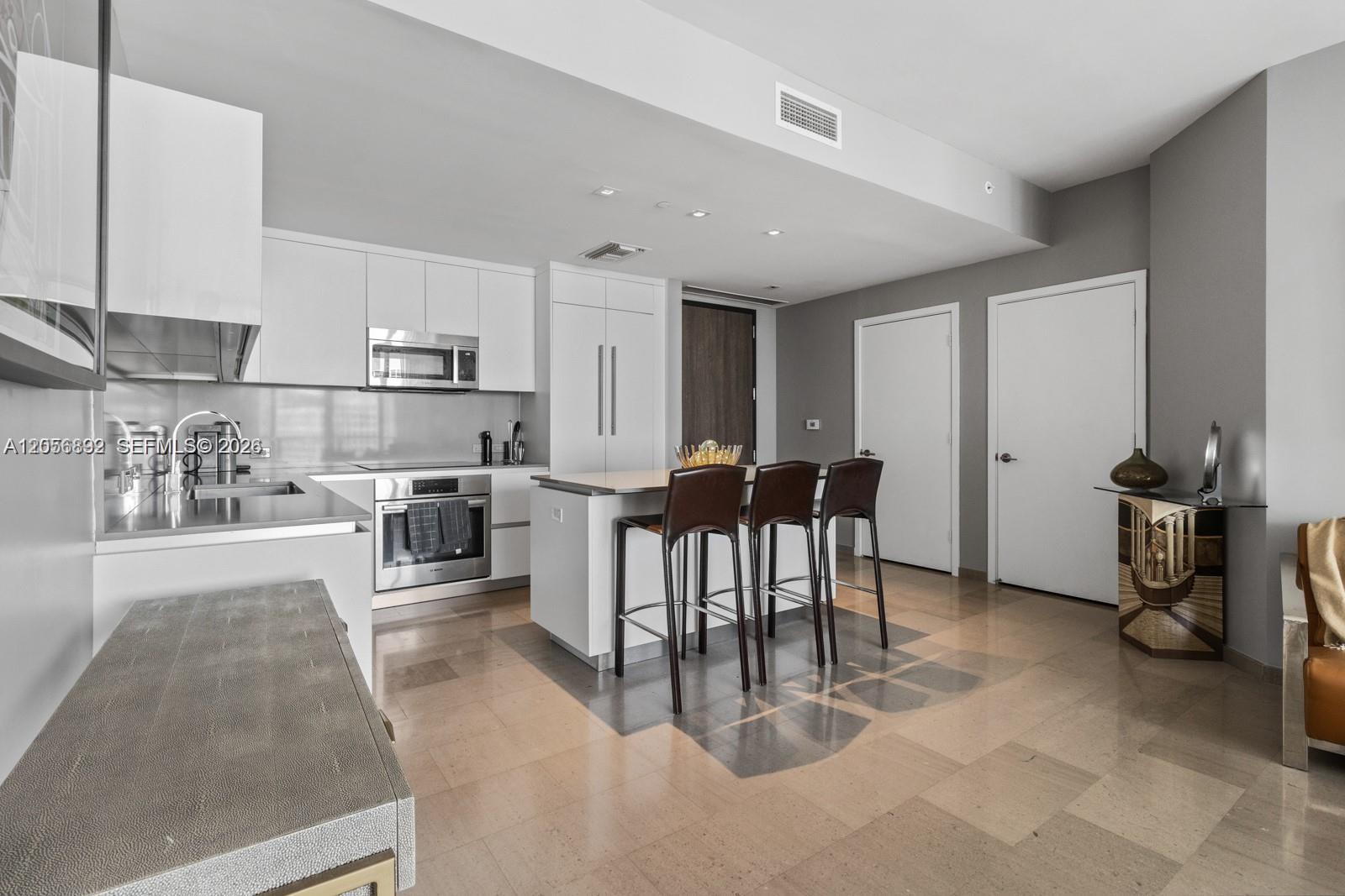 88 SW 7th St # 3909 View 9