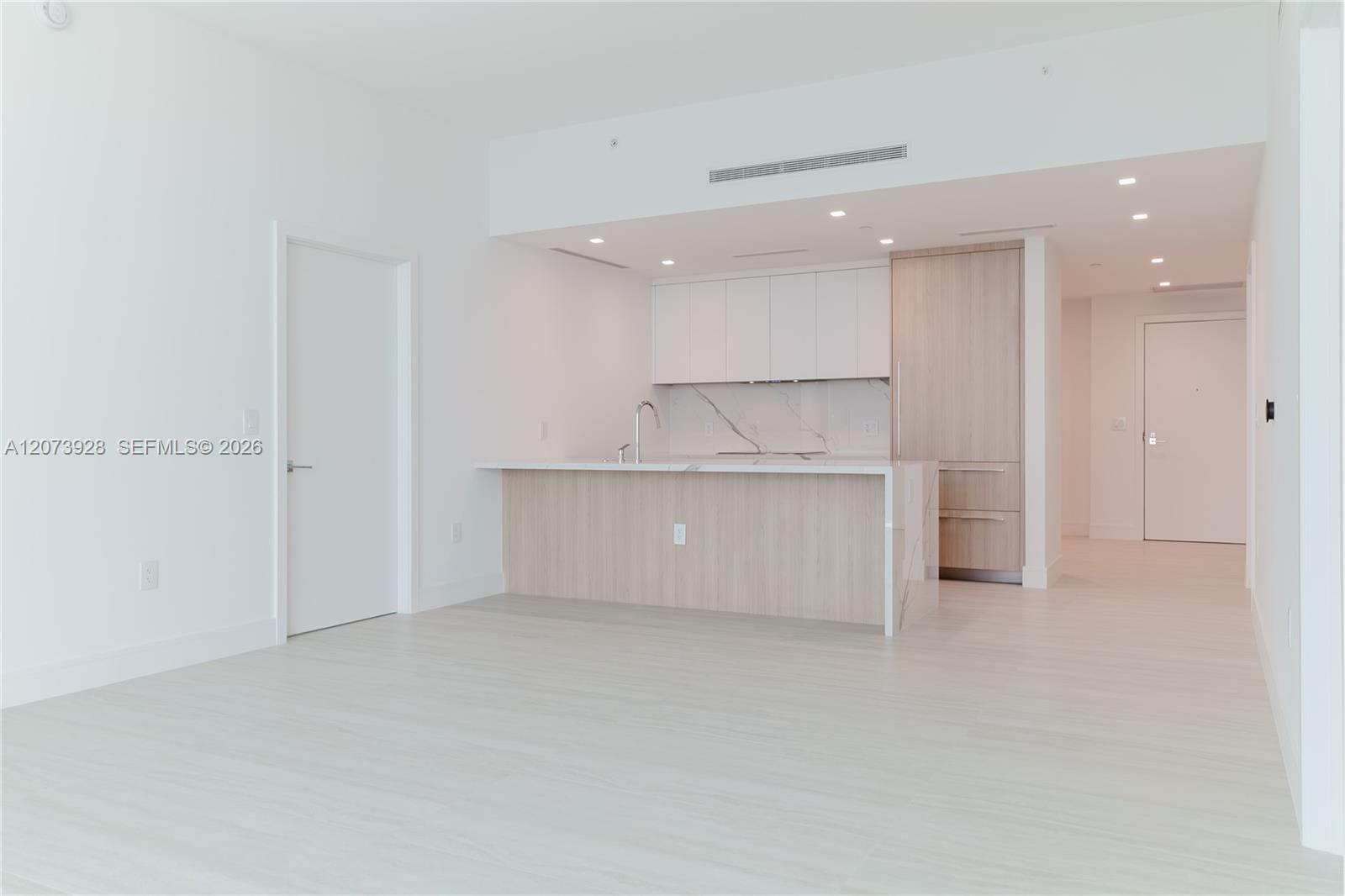 2411 Laguna Cir # 2909 — Photo 2