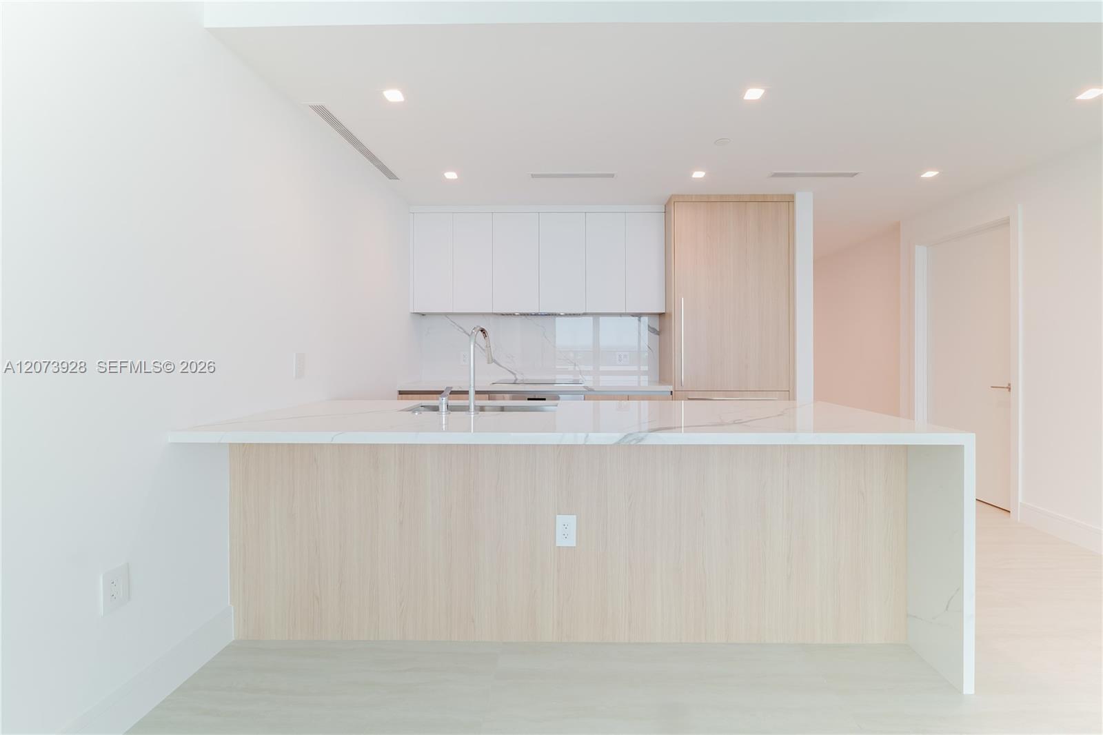 2411 Laguna Cir # 2909 — Photo 3