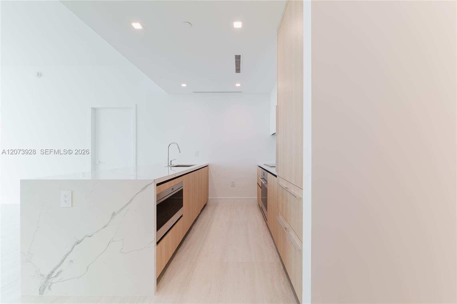 2411 Laguna Cir # 2909 — Photo 4