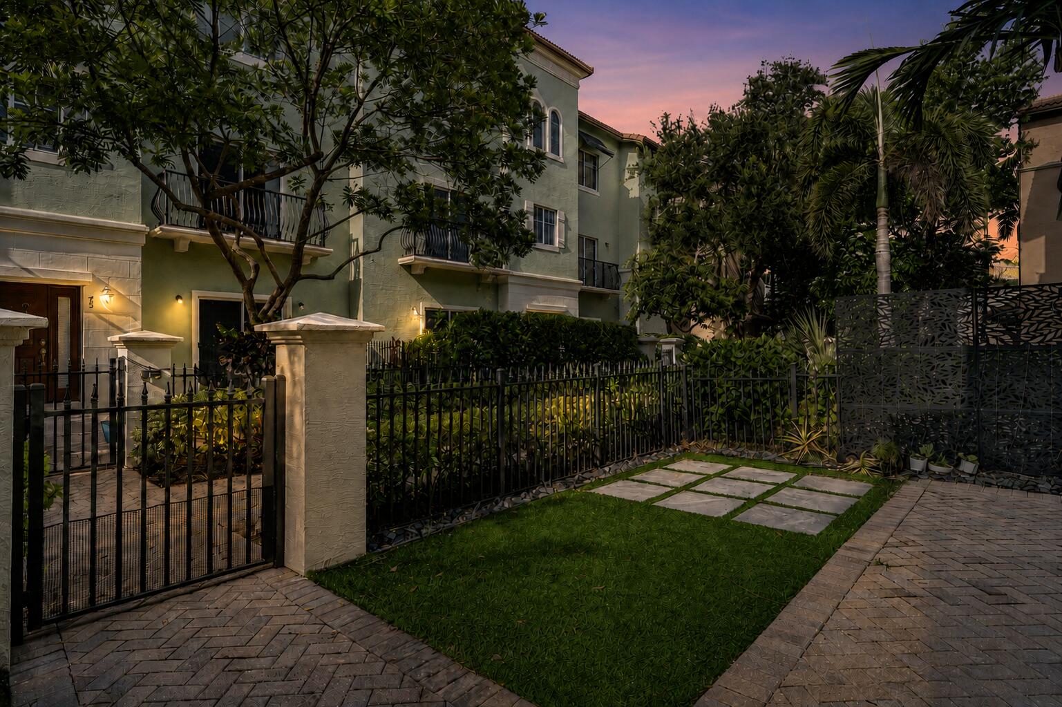 48 NW HAWTHORNE Place, Boca Raton FL 33432
