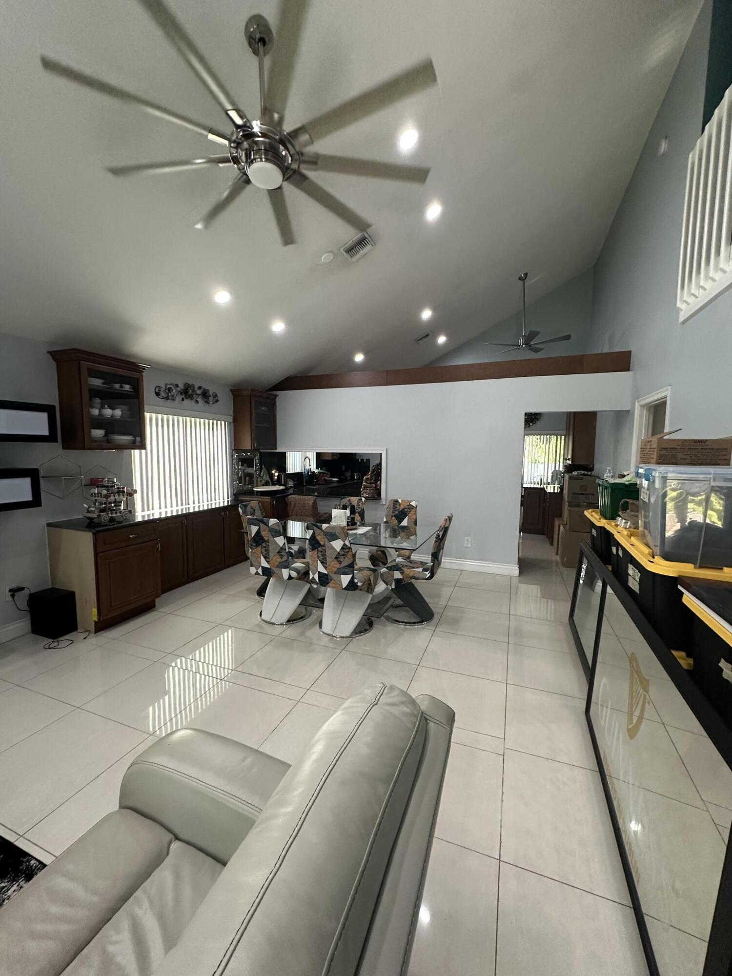 8 Elton Place — Photo 3