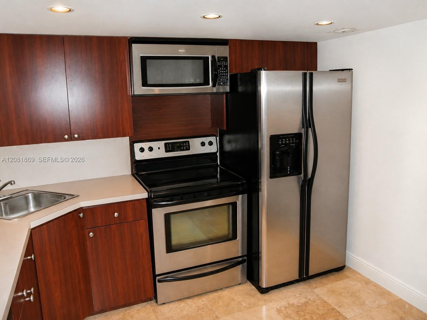 555 NE 15th St # 28D — Photo 5
