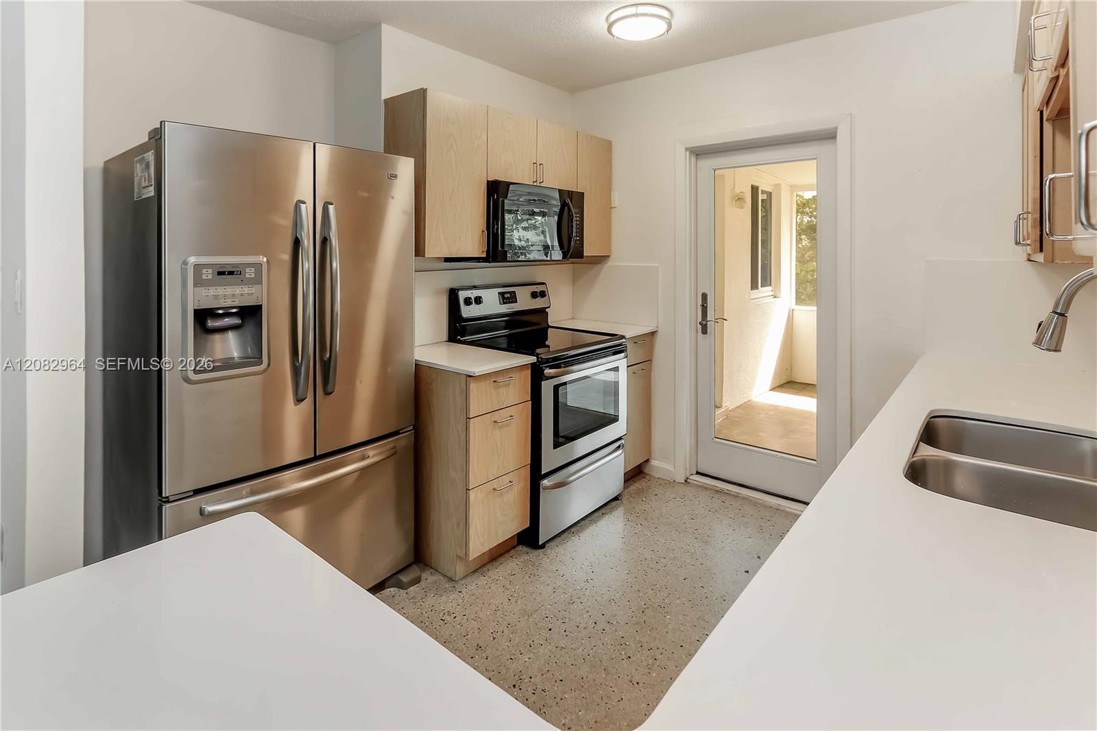206 NE 5th Ave — Photo 4