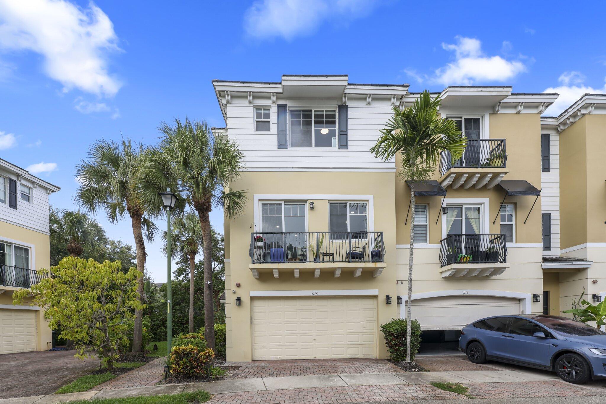 616 NW 38th Circle, Boca Raton FL 33431
