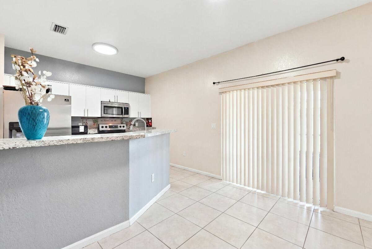 406 W SANTA CATALINA Circle # 406 — Photo 5