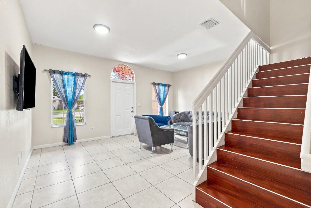 406 W SANTA CATALINA Circle # 406, North Lauderdale FL 33068