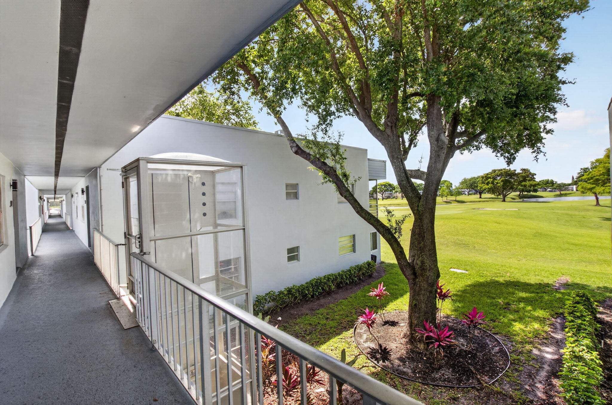 955 Normandy Trail — Photo 4