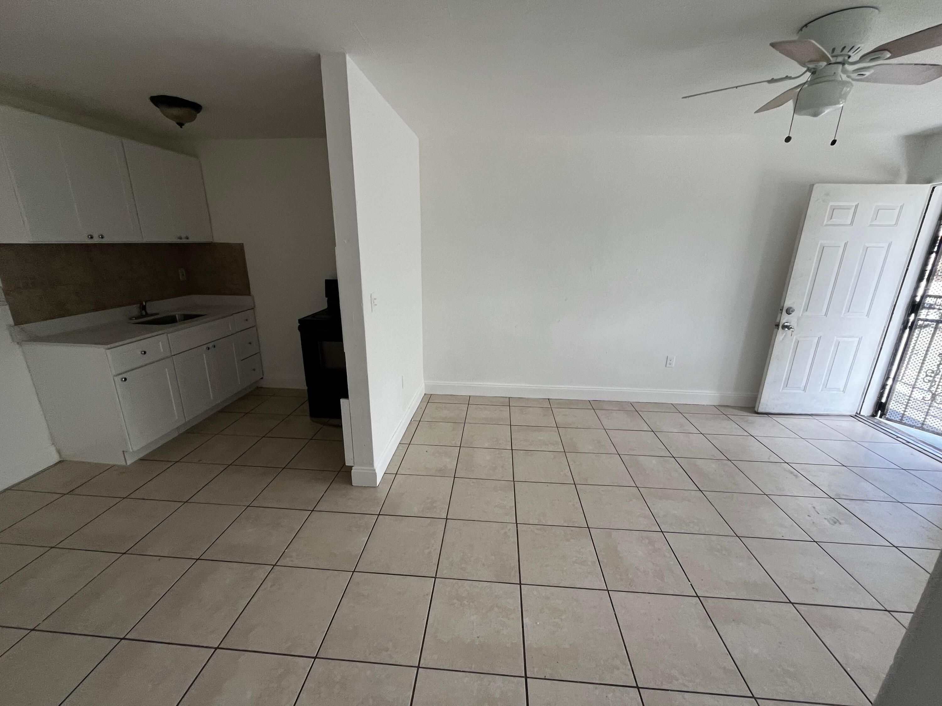 3015 NW 8th Avenue # 11, Miami FL 33127