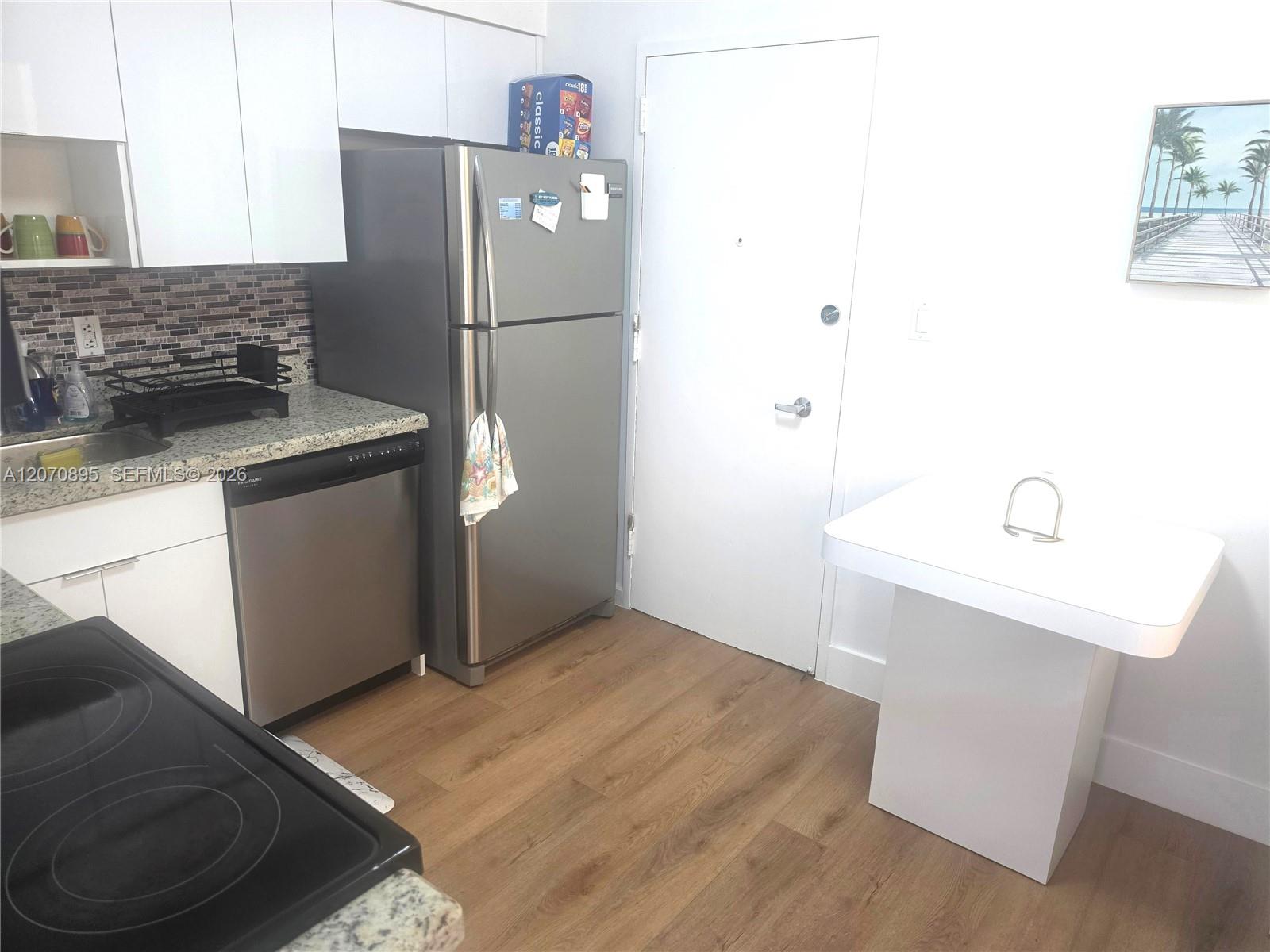 5151 Collins Ave # 826 View 9