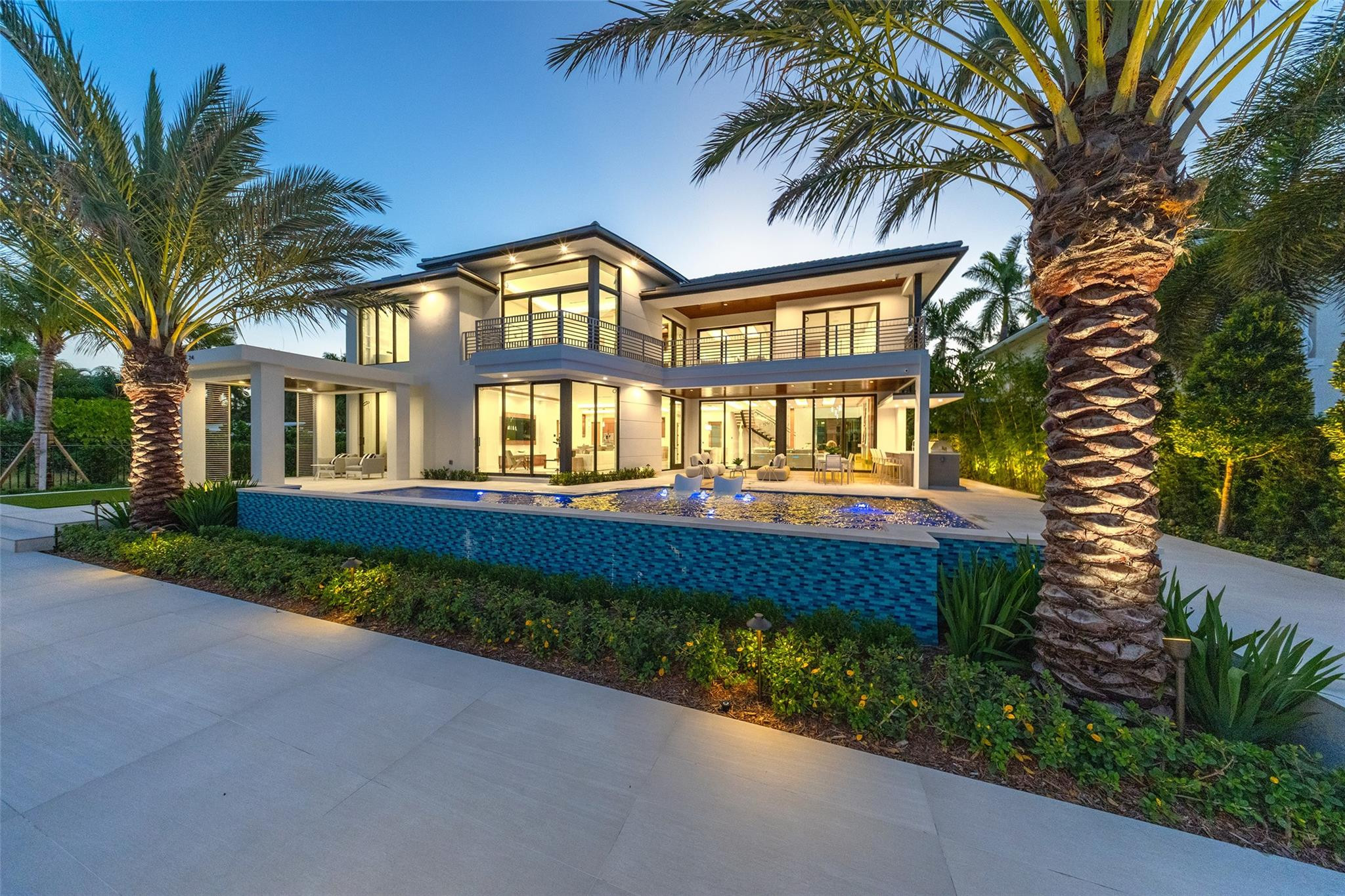 24 FIESTA Way, Fort Lauderdale FL 33301