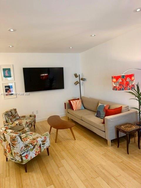 1242 Alton Rd # 205, Miami Beach FL 33139