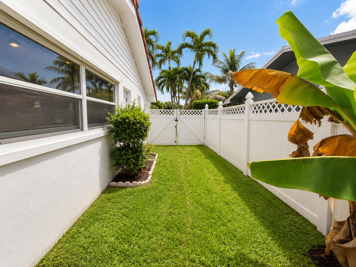 10873 MAGNOLIA Street — Photo 4