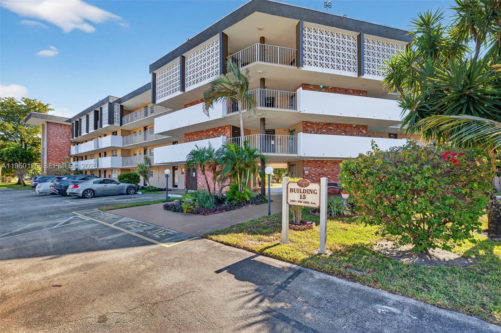 2901 NW 46th Ave # 306, Lauderdale Lakes FL 33313