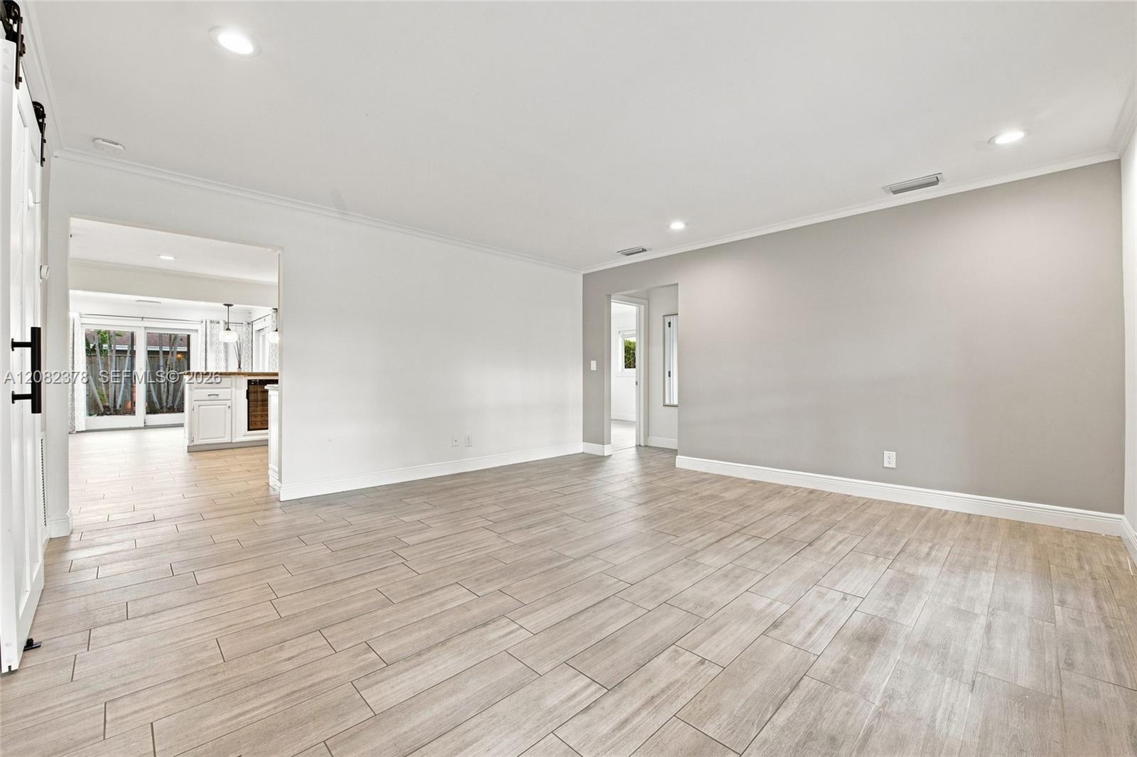 4620 NE 5th Ave — Photo 4