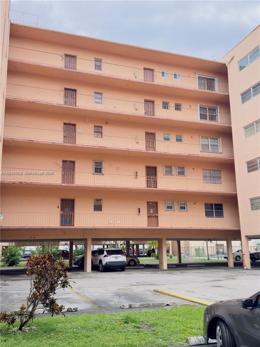 440 E 23rd St # 1305, Hialeah FL 33013
