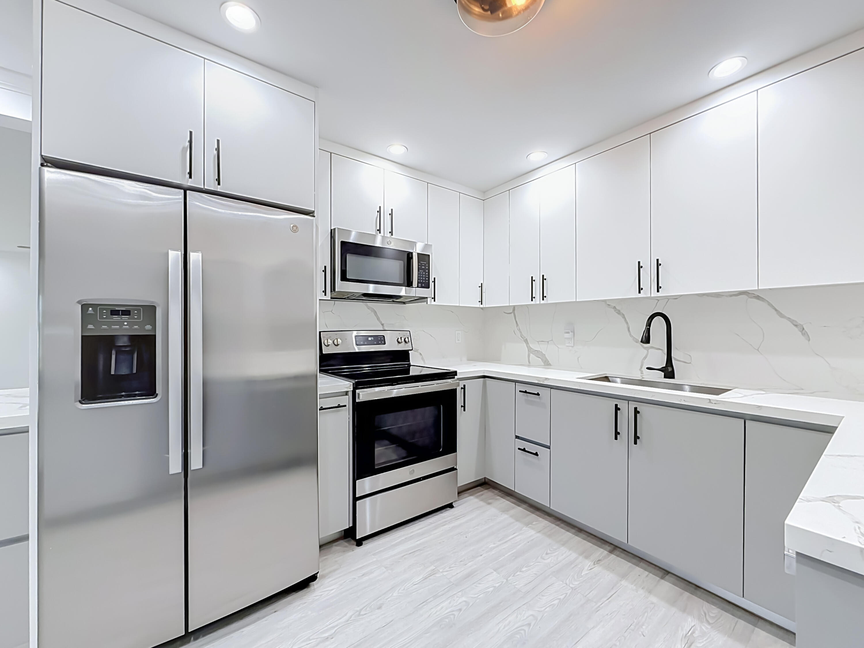 1110 SW 31st Street — Photo 3