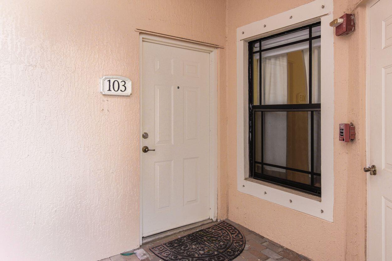 2807 Veronia Drive # 103 — Photo 4