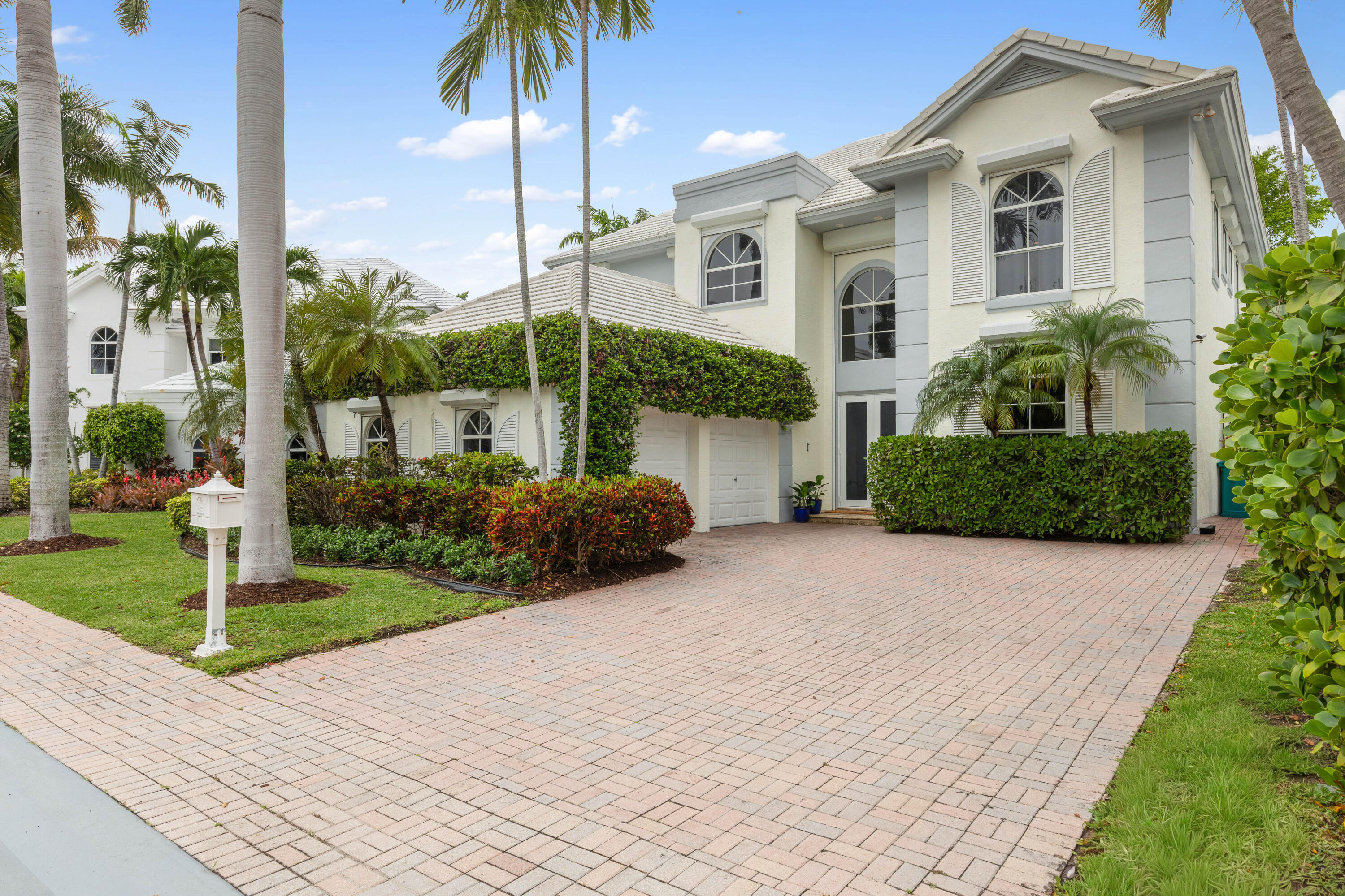 24 Grand Bay Estates Circle, Key Biscayne FL 33149