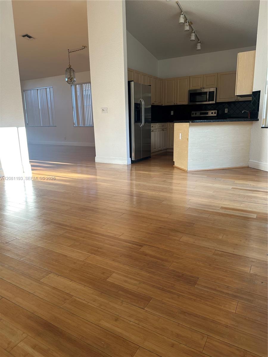 11090 Baybreeze Way — Photo 5