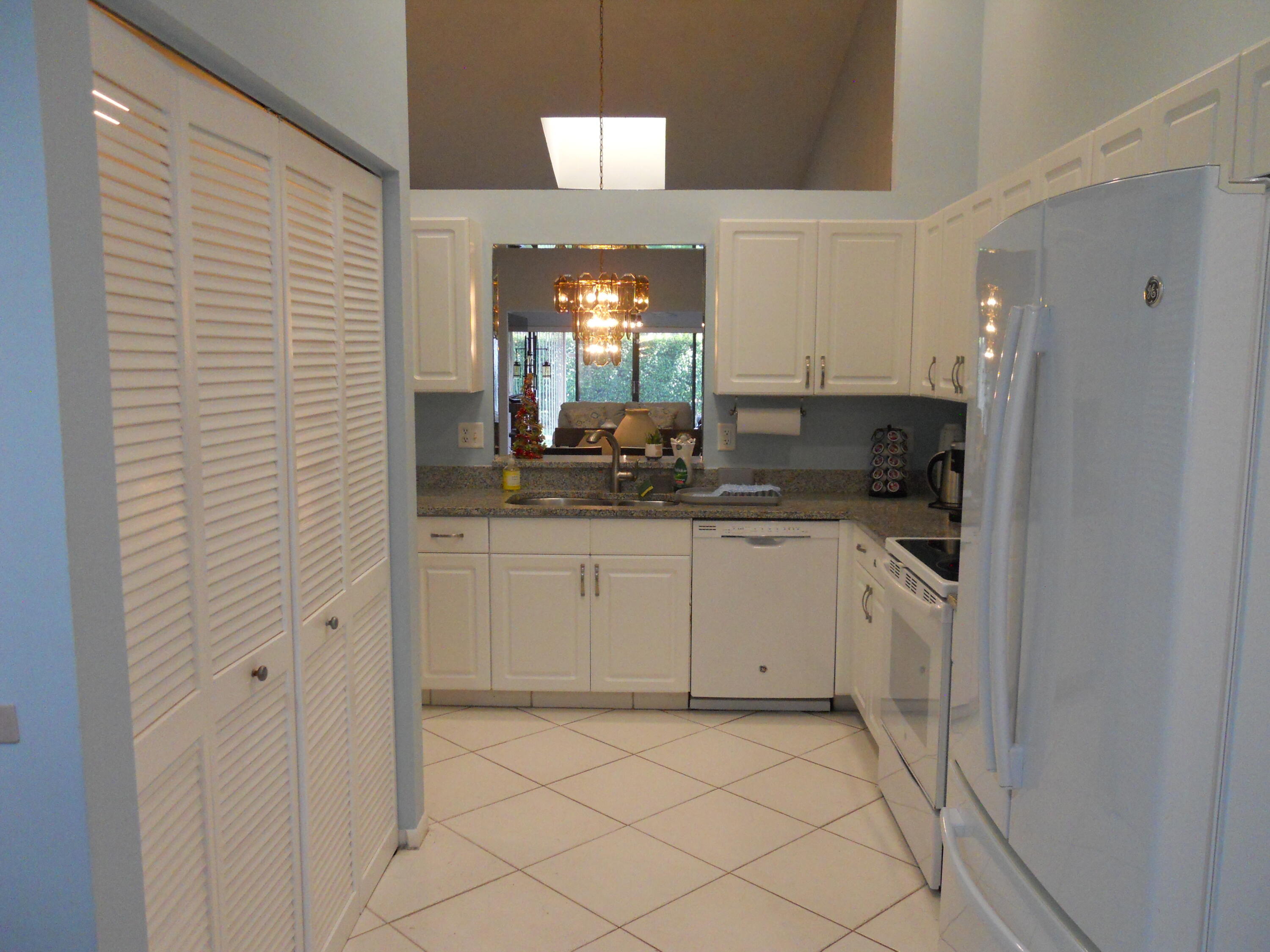 8199 Springlake Drive — Photo 4