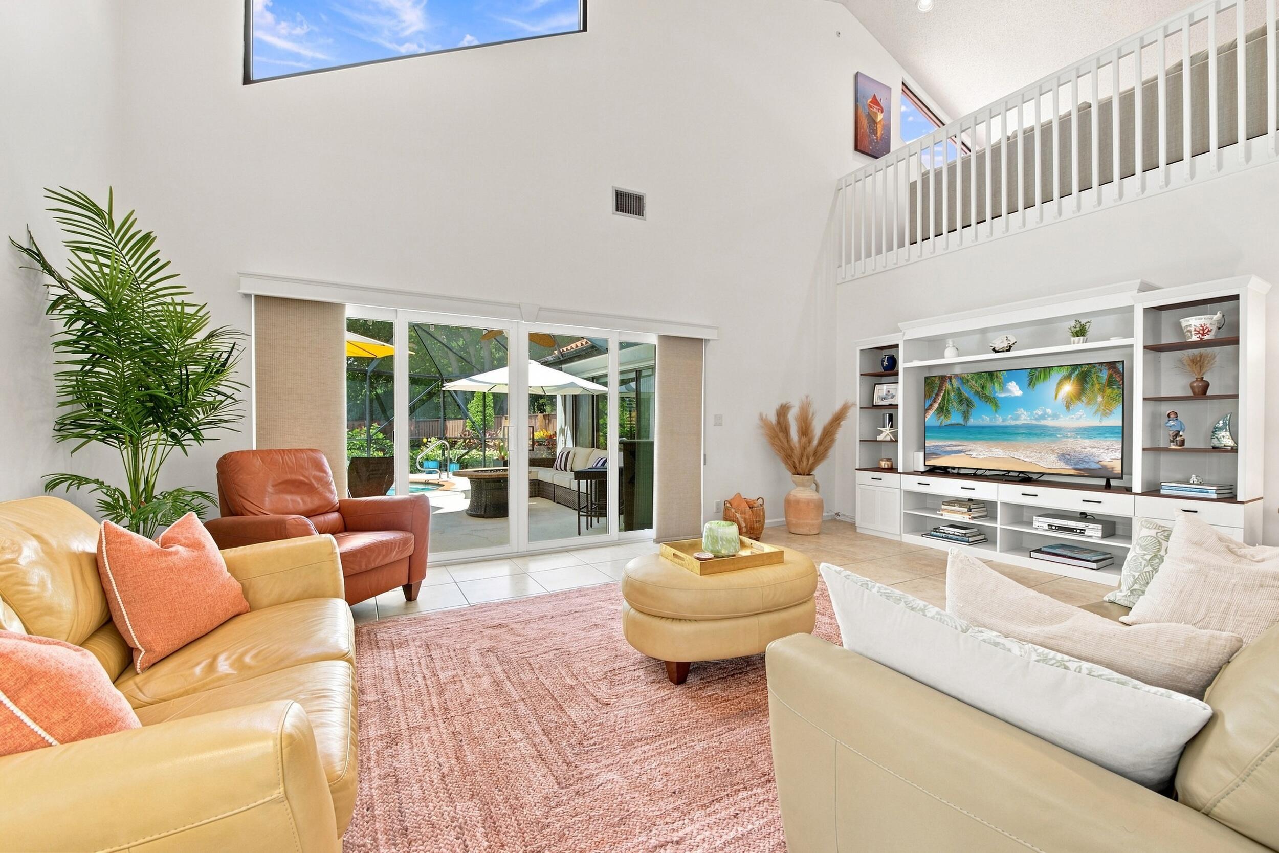 2576 LA CRISTAL Circle — Photo 4